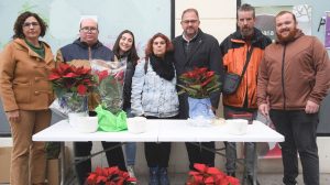 El alcalde acompaña a ‘Feafes Salud Mental’ en su iniciativa solidaria en la calle Santa Eulalia en el Día Internacional de las Personas con Discapacidad