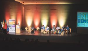 El alcalde da la bienvenida a los participantes en el I Congreso Ibérico sobre Energías Renovables y Red Natura