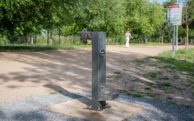 El Ayuntamiento instala nuevo mobiliario urbanos en los parques y jardines de la ciudad