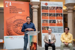 El delegado de Cultura destaca la importancia del ciclo de conferencias `XIV Encuentro con los Clásicos´ del Festival de Mérida como herramienta de conocimiento y difusión del patrimonio histórico, cultural y arqueológico de la ciudad