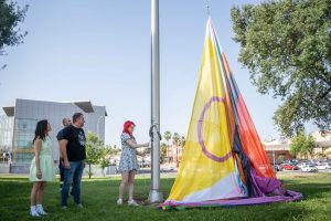 Mérida reivindica la diversidad, la inclusión y la igualdad en el acto de izado de bandera y pregón del Orgullo LGTBIQ+ Extremadura 2026