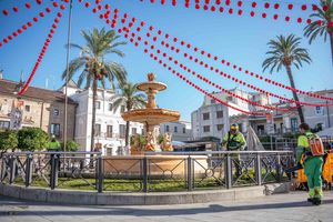 El Ayuntamiento, ya tiene dispuestos los servicios de limpieza de la ciudad y el refuerzo durante la Feria y Fiestas 2026