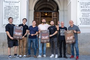 El grupo emeritense Zalake irrumpe en la escena musical extremeña con su primer LP homónimo, un puente entre el rock clásico y el dialecto extremeño